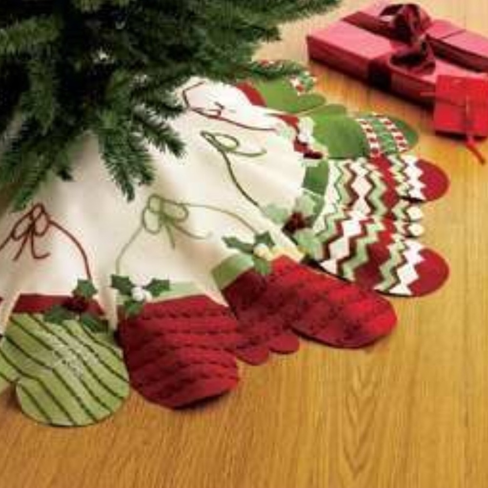 The Company Store Vintage Christmas tree skirt